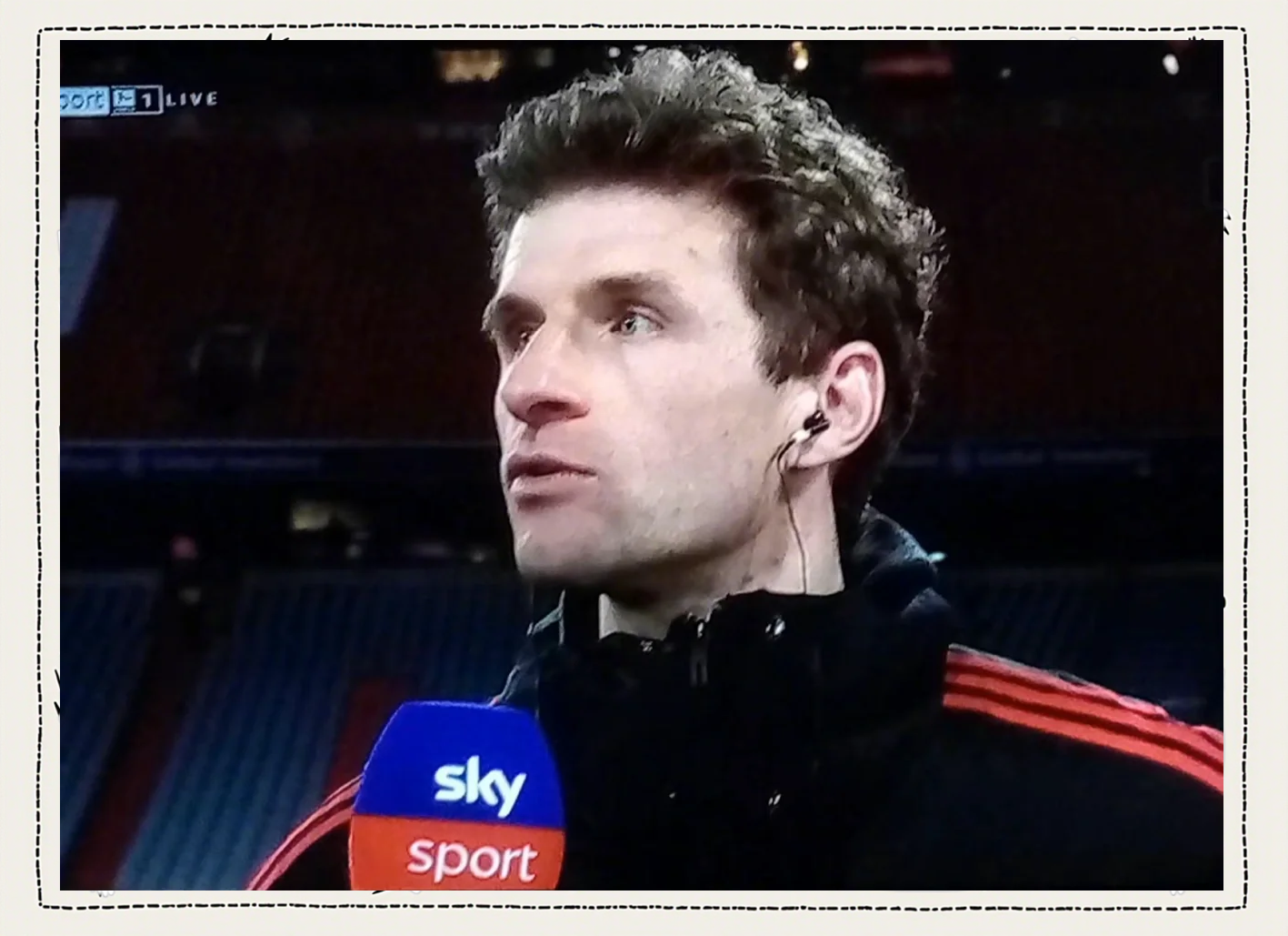 乐鱼体育莱万多夫斯基重返赛场，夺冠首场状态出色，巴塞罗那观众沸腾！(世俱杯2025决赛回放)