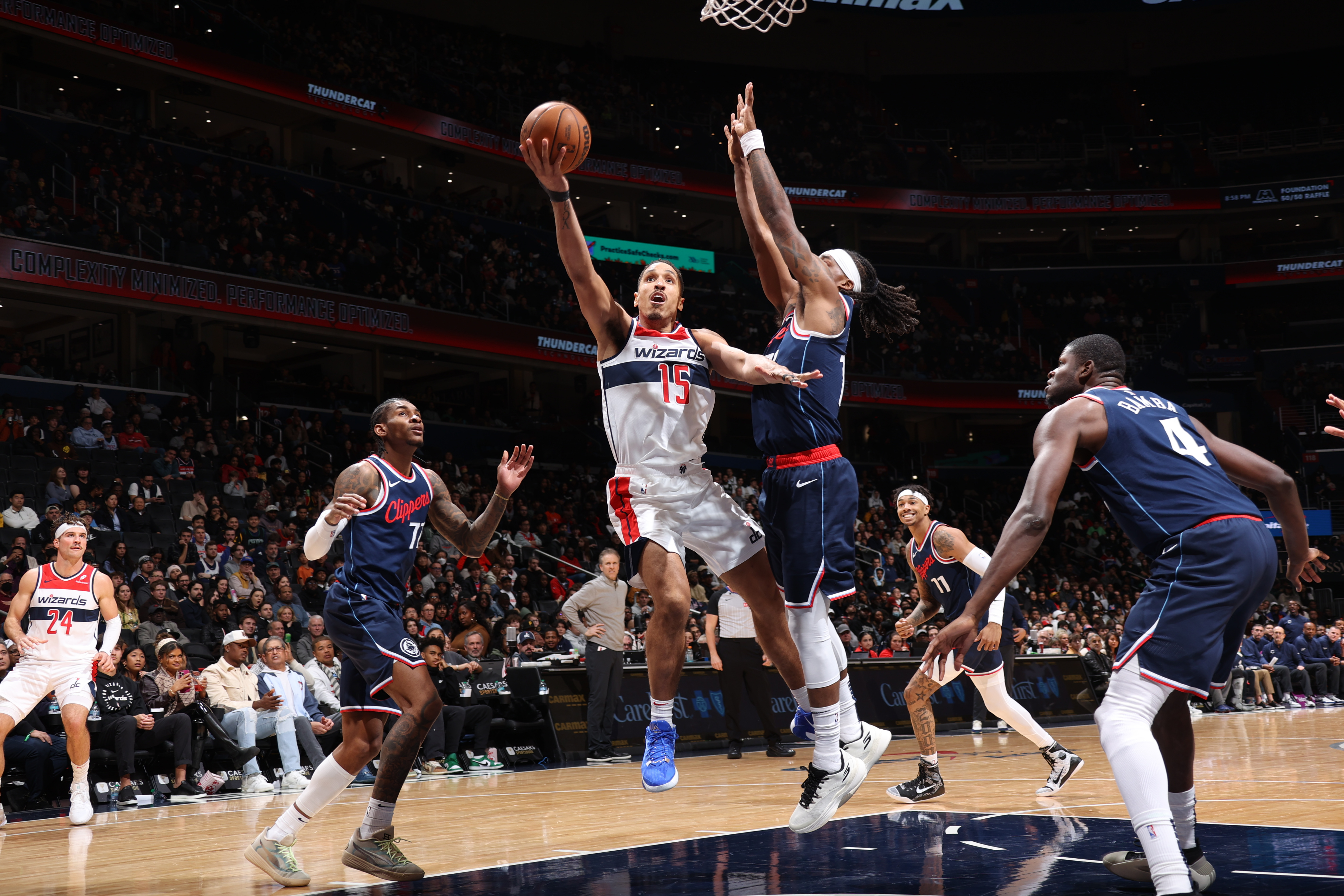 乐鱼官网里程碑夜！洛杉矶快船完成体检，NBA季后赛赛后刷纪录，目标明确，身体对抗强度拉满的简单介绍